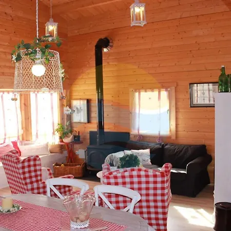 Carmeta - Casa Rural De Madera Con Jardin, Piscina Privada Y Barbacoa - Deltavacaciones