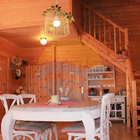 Carmeta - Casa Rural De Madera Con Jardin, Piscina Privada Y Barbacoa - Deltavacaciones Holiday home